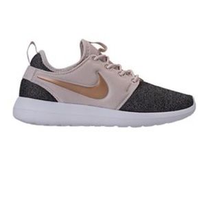 Women’s Nike sneakers